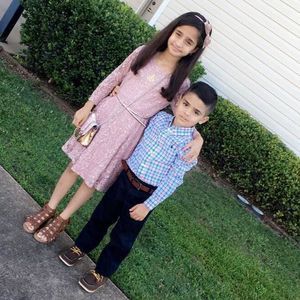 Meet your Posher, Em yaseen